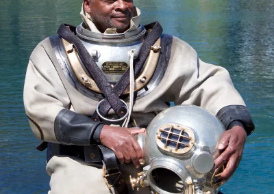 Les Burke with Dive a Mark V